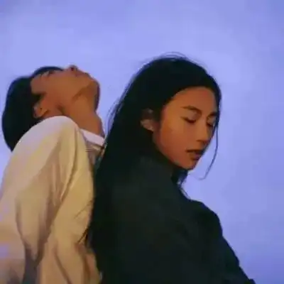 港风情侣头像
