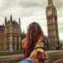 俄摄影师浪漫创意牵着女友走遍世界

