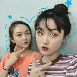 林妙可与闺蜜同框小v脸抢镜,再瘦10斤她也是女神一枚
