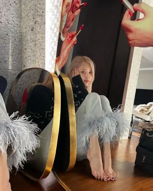 头像爱不释手超绝头像
