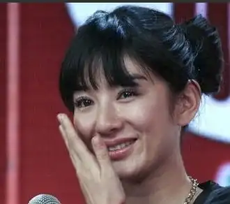 曹格老婆吴速玲整容照隆鼻削脸女子曝光妈妈真实长相
