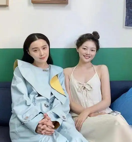 明星和网红同框,范冰冰素颜,赵丽颖气质优越,宋茜太出众
