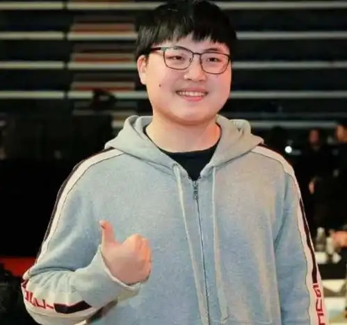 lol文森特斗地主继承uzi赌王意志,百万欢乐豆一夜回到解放前
