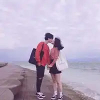 情侣kiss头像如果可以,我想一直吻你
