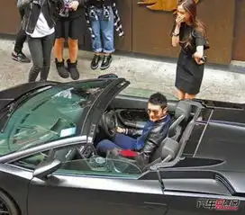 独爱兰博基尼黄晓明与baby情侣款座驾羡煞旁人
