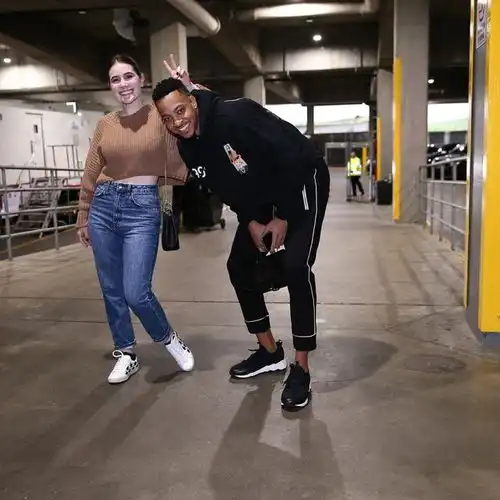 让人羡慕的神仙爱情他的未婚妻是nba少见的正经姑娘
