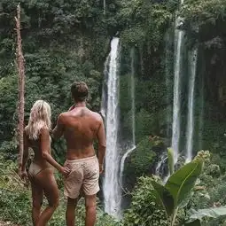 这些ins情侣旅拍的照片简直就是行走的画报
