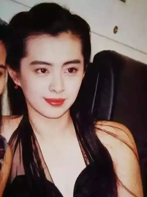 力唯化妆王祖贤同款港风妆,为什么杨颖化起来怪怪的
