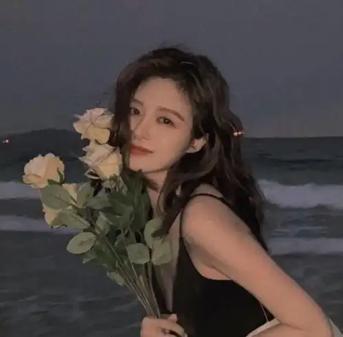 女生头像ins高级质感超级干净温柔
