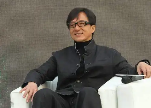 福布斯top100名人榜卡戴珊家族组团捞金,华人影星中只有他上榜

