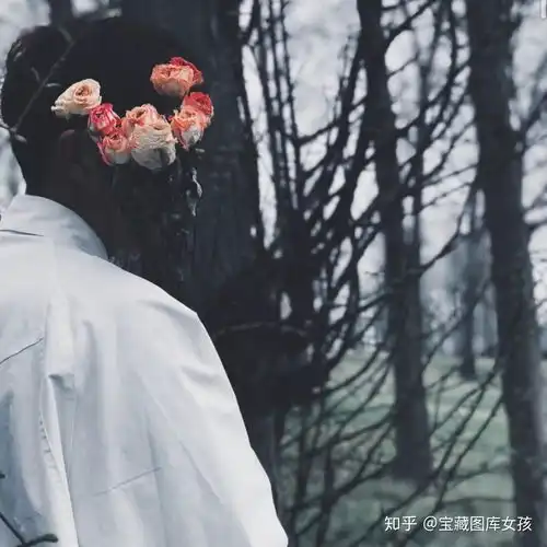 有哪些文艺复古高逼格的头像
