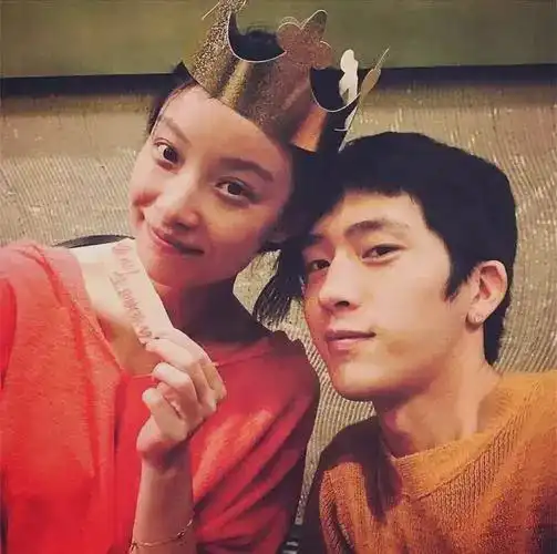 男女通吃的井柏然,靠诈骗翻红了
