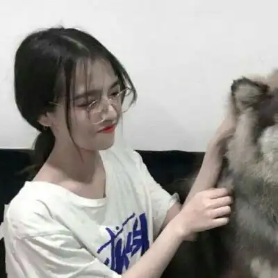 微信头像女生霸气高冷戴眼镜斯文女生头像图片

