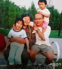 窦唯和窦靖童有联系吗
