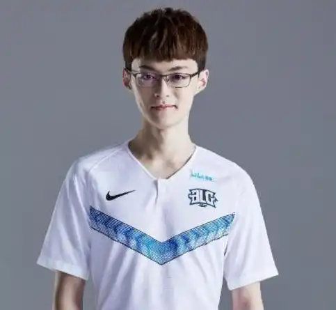 下一个edglpl转会期最有钱的俱乐部,uzi都在引援计划之中
