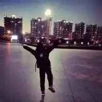 情侣头像一左一右两张分开个性网精选愿意和你久伴不离
