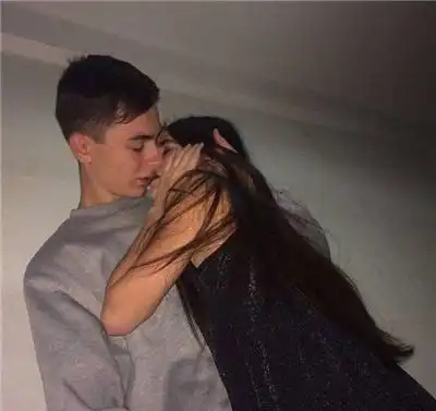 接吻时,女人吻准男人的七寸,男人会爱你到骨子里
