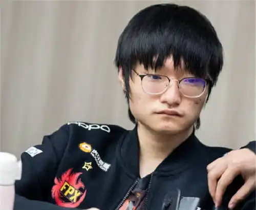 小天又一次致敬厂长全程复刻当年edg,代价却是十六强淘汰
