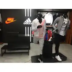 阿迪达斯耐克正品换季折扣店招商加盟
