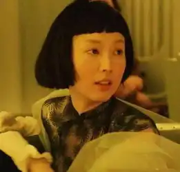 郑秀文头像换成黑色我每天都有10000种自杀的理由......
