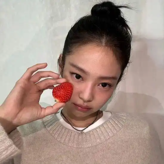 冬天要像她们这样穿得有松弛感才能保暖又有型
