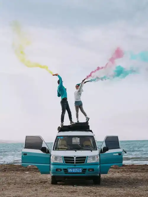 房车旅行被叫停,这对环游中国的小情侣却不想回家,要浪漫得更久
