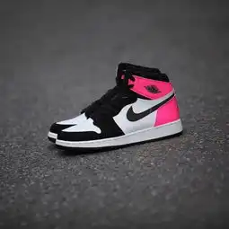 头条春意盎然来双清新配色sneaker
