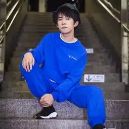 易烊千玺个人头像扎辫子的搞怪易烊千玺头像
