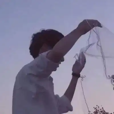 情侣头像真人一人一半真人情侣头像一男一女
