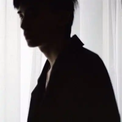 苏瓷成熟个性男头唯美成熟意男生头像我要个性网

