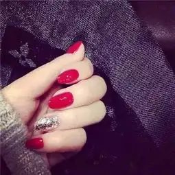 指尖上的一抹红,美得不可胜收
