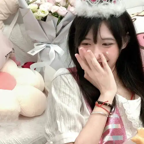 精选优质温柔小众好看女生头像10
