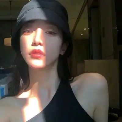 光感有意境的女生微信头像有光就有希望可爱点

