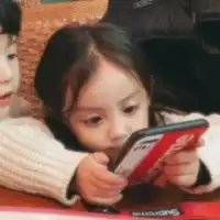 情侣头像小男孩小男孩小女孩情侣头像一对配对
