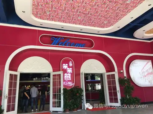 史上最粉嫩的浪漫食堂火了白领情侣大妈都来尝鲜,约吗
