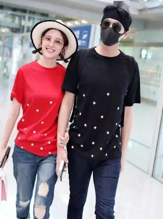 张若昀唐艺昕穿情侣装现身机场,网友张若昀胸比唐艺昕的都大
