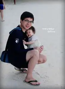2018年,小夫妻独自带1岁宝宝游长滩
