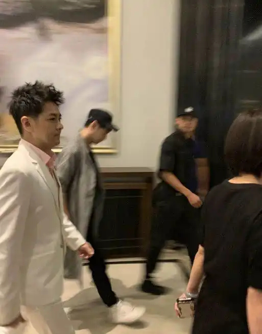 林志颖忙工作,仨儿子接连生病,妻子三天没出门照顾他们心情低落
