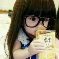 谁能帮我找一个正在吃零食的女生头像比如说吃棒棒糖冰淇淋,其他的也可以,越多越好
