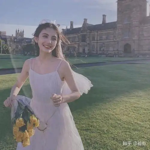 有同款情侣头像吗类似的婚纱加西装的情侣头像也可以
