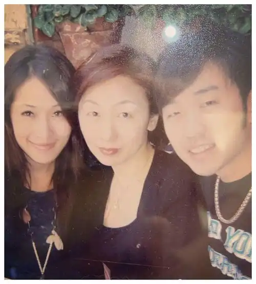 萧亚轩晒伤疤久治不愈,坦言不喜欢自己当下模样,情绪低落想妈妈
