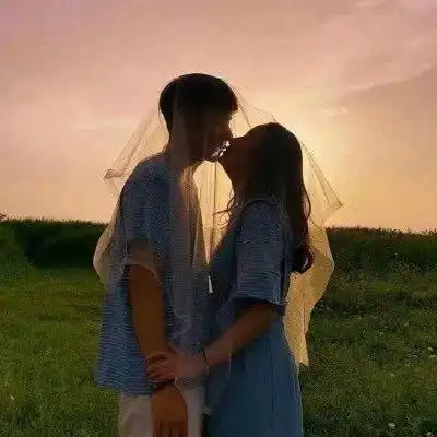 婚纱情侣头像一左一右40张抖音超火婚纱情头
