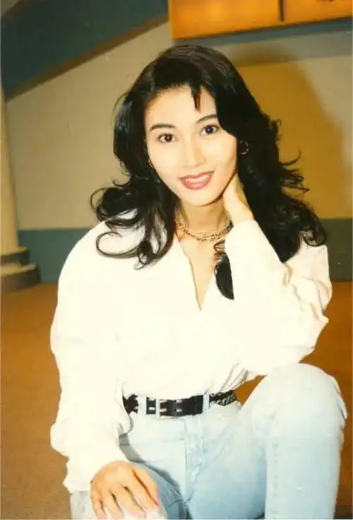 没看过港风穿搭,你永远摸不透中国女人有多美
