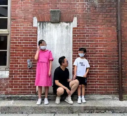 具俊晔首曝大s两个孩子,因父母离婚而焦虑,网友离婚的苦果
