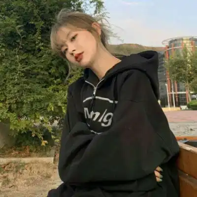 女生头像把自己立成帆,才能招来风
