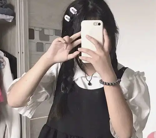 ins不露脸女生头像
