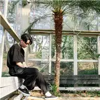情侣头像一左一右幸福甜蜜我穿最美的婚纱嫁你
