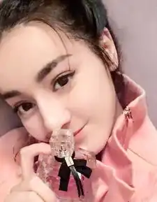 范冰冰李晨等明星情侣纷纷秀恩爱,这一泵恋爱香可能是七夕的最后助攻了
