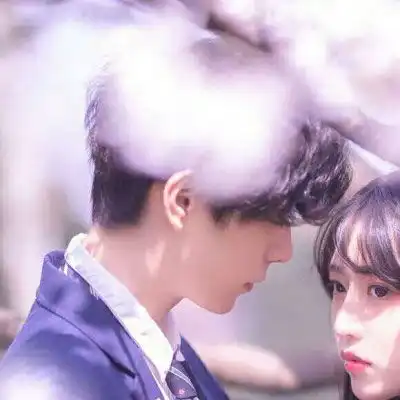 抖音网红情侣头像最美的是你的名字
