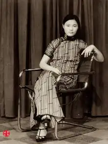 老照片,穿旗袍的民国女子,穿上旗袍的女性原来这么美
